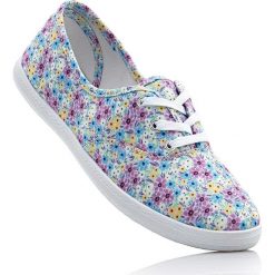 Tenisówki bonprix kolor bzu w kwiaty. Buty sportowe lifestyle marki bonprix. Za 37.99 zł.