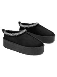 C'M Botki w kolorze czarnym rozmiar: 40. Czarne botki C'M, bez wzorów, bez obcasa, na platformie, bez zapięcia. Za 143.90 zł.