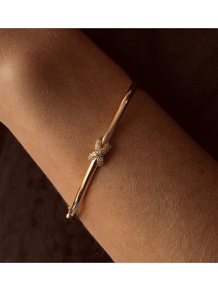 Les Petites Précieuses Pozłacana bransoletka z cyrkoniami rozmiar: onesize. Żółte bransoletki Les Petites Précieuses, z cyrkonią, pozłacane. Za 260.99 zł.