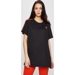 Adidas Originals - Top. Czarne t-shirty adidas Originals, bez wzorów, z bawełny, casualowe, bez kołnierzyka, bez ramiączek. W wyprzedaży za 99.90 zł.