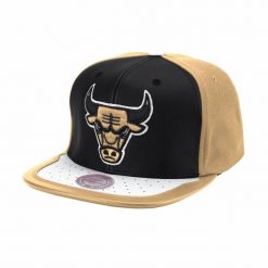 Czapka z daszkiem bejsbolówka koszykarska Mitchell & Ness NBA Chicago Bulls. Czapki z daszkiem Mitchell & Ness, bez wzorów, sportowe. Za 179.00 zł.
