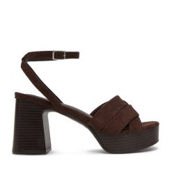 Sandały JENNY. Brązowe sandały Jenny, bez wzorów, bez obcasa, na słupku, bez zapięcia. Za 149.99 zł.