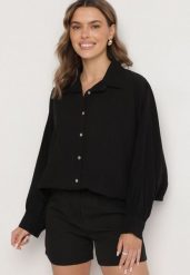 Czarna Koszula z Wiskozą o Kroju Nietoperza Sonaretia. Czarne koszule Born2be, bez wzorów, z jeansu, eleganckie, bez kołnierzyka, bez ramiączek. W wyprzedaży za 67.99 zł.