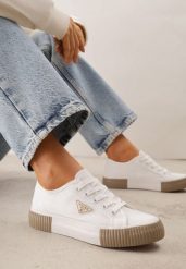 Biało-Beżowe Trampki VICES na Żłobionej Platformie Zdobione Trójkątną Aplikacją Lorerina. Białe trampki Renee, z aplikacjami, z materiału, bez zapięcia. Za 69.99 zł.