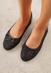 Czarne Balerinki z Siateczkową Cholewką z Plecionką Zdobione Kokardką Harelaya. Czarne baleriny Renee, z aplikacjami, z jeansu, boho, bez obcasa, na płaskiej podeszwie, bez zapięcia. Za 69.99 zł.