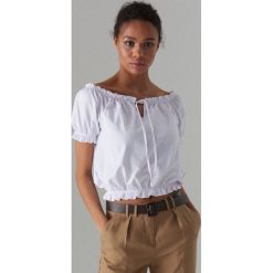 Bluzka crop top z prostym dekoltem - Biały. Bluzki marki Mohito. Za 59.99 zł.