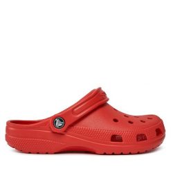 Klapki Crocs. Czerwone klapki Crocs, bez wzorów, bez obcasa, bez zapięcia. Za 239.99 zł.