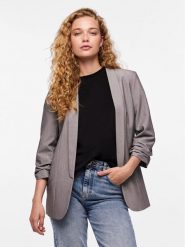 Pieces Marynarka Bosella 17090996 Szary Regular Fit. Szare marynarki i żakiety Pieces, s, bez wzorów, z syntetyku, bez ramiączek. Za 119.99 zł.