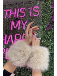 Lucky Bees Ocieplacze rąk w kolorze kremowym rozmiar: onesize. Brązowe rękawiczki Lucky Bees, bez wzorów, z futra. Za 86.45 zł.