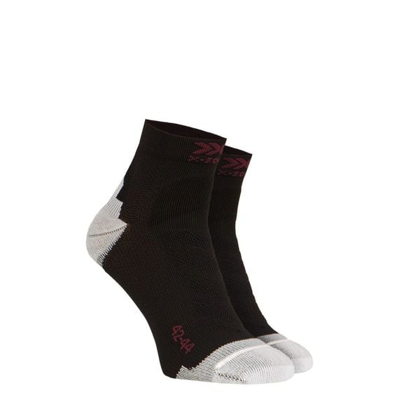 Skarpety biegowe X-SOCKS RUN DISCOVERY 4.0. Brązowe skarpetki X-Socks, bez wzorów. W wyprzedaży za 63.00 zł.