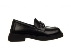 Półbuty Bayla-161 157 2343 10 Black 161608, Czarny, Skóra naturalna - 41. Czarne półbuty wsuwane Bayla, z aplikacjami, ze skóry, eleganckie, bez obcasa. W wyprzedaży za 332.10 zł.