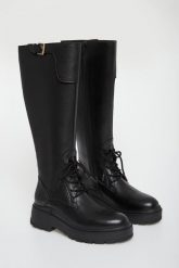 Kozaki skórzane LIU JO. Kozaki Liu Jo, bez wzorów, bez obcasa, bez zapięcia. Za 959.00 zł.