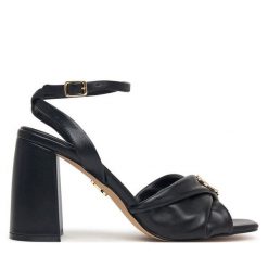 Sandały Steve Madden. Czarne sandały Steve Madden, bez wzorów, bez obcasa, na słupku, bez zapięcia. Za 519.99 zł.