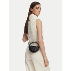 Torebka KARL LAGERFELD. Czarne torebki klasyczne KARL LAGERFELD, bez wzorów, klasyczne, bez dodatków. Za 849.99 zł.