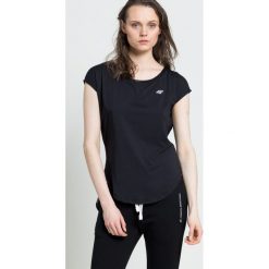 4F - Top. T-shirty marki 4f. W wyprzedaży za 59.90 zł.