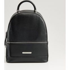 Elegancki plecak z uchwytem - Czarny. Czarne plecaki Mohito, bez wzorów, bez dodatków. Za 119.99 zł.
