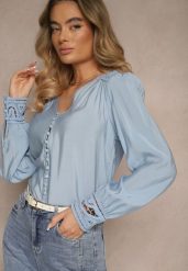 Jasnoniebieska Koszula Ozdobiona Ażurowym Wzorem Erivora. Niebieskie koszule Renee, l, z aplikacjami, z jeansu, eleganckie, bez kołnierzyka, bez ramiączek. W wyprzedaży za 90.99 zł.