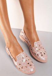 Różowe Balerinki Telemeni. Czerwone baleriny Born2be, w ażurowe wzory, boho, z okrągłym noskiem, bez obcasa, na płaskiej podeszwie, bez zapięcia. Za 59.99 zł.