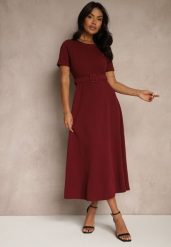 Bordowa Sukienka o Rozkloszowanym Kroju z Ozdobnym Paskiem Desiliena. Czerwone sukienki Renee, na spotkanie biznesowe, m, bez wzorów, z denimu, eleganckie, bez kołnierzyka, bez ramiączek, maxi, kopertowe. W wyprzedaży za 83.99 zł.