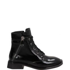 LAKIEROWANE BOTKI 0542332B01 BLACK. Czarne botki Venezia, bez wzorów, z lakierowanej skóry, bez obcasa, bez zapięcia. Za 299.00 zł.