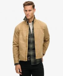 Superdry Klasyczna kurtka Harrington bawełniana - Canyon Beige. Brązowe kurtki Superdry, l, bez wzorów, z bawełny, klasyczne, bez kaptura. Za 569.25 zł.