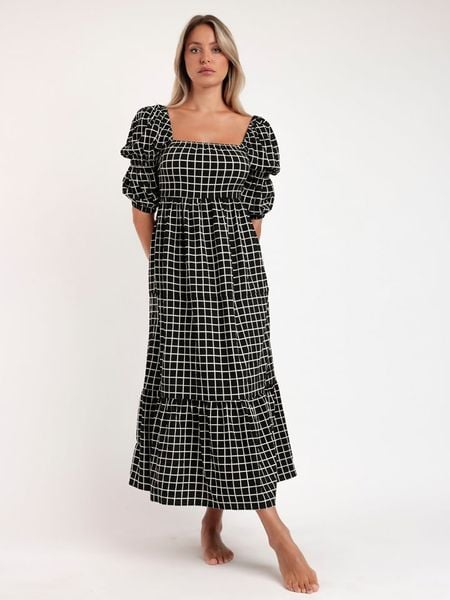 Admas Sukienka w kolorze czarnym rozmiar: XL. Czarne sukienki admas, na co dzień, xl, bez wzorów, bez kołnierzyka, bez ramiączek, maxi, proste. Za 158.10 zł.