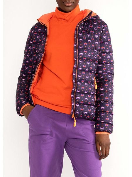 Blutsgeschwister Kurtka pikowana w kolorze fioletowym rozmiar: XL. Różowe kurtki Blutsgeschwister, s, bez wzorów, z wiskozy, klasyczne, bez kaptura. Za 310.38 zł.