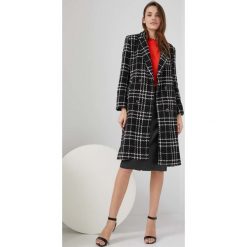 Answear Lab płaszcz damski kolor czarny przejściowy. Czarne płaszcze Answear Lab, l, bez wzorów, z tkaniny, klasyczne, bez kaptura. W wyprzedaży za 289.99 zł.