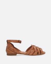 SANDAŁY DAMSKIE W KOLORZE BRĄZOWYM 0028604 COCONUT. Brązowe sandały Venezia, bez wzorów, ze skóry, bez obcasa, bez zapięcia. Za 279.00 zł.