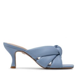 Klapki Eva Longoria. Niebieskie klapki Eva Longoria, bez wzorów, bez obcasa, bez zapięcia. Za 429.99 zł.