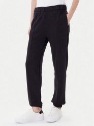 On Spodnie dresowe Club Pants 1WE1005 Czarny Relaxed Fit. Czarne spodnie dresowe On, bez wzorów, z bawełny. Za 379.99 zł.