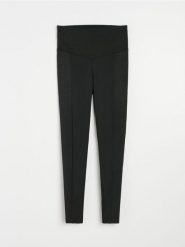 Legginsy sportowe z wysokim stanem i ukrytymi kieszeniami Everyday Active - czarny. Czarne legginsy Sinsay, l, bez wzorów, z podwyższonym stanem, na fitness i siłownię. Za 49.99 zł.