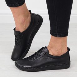 Czarne skórzane półbuty damskie T.Sokolski 2023. Czarne półbuty wsuwane Sokolski, bez wzorów, ze skóry, bez obcasa. Za 239.00 zł.