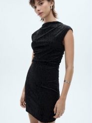 Mango Sukienka koktajlowa Xleo 77048267 Czarny Slim Fit. Czarne sukienki Mango, xl, bez wzorów, z syntetyku, wizytowe, bez kołnierzyka, bez ramiączek. Za 69.99 zł.