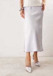 Srebrne Szpilki VICES z Ozdobnymi Paseczkami z Cyrkoniami w Eleganckim Stylu Jaenlith. Szare szpilki Renee, bez wzorów, z satyny, eleganckie, bez obcasa, na szpilce, bez zapięcia. Za 119.99 zł.