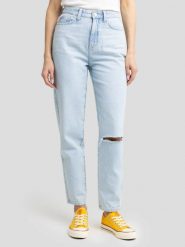Jeansy damskie mom jeans z dziurą jasnoniebieskie Silla 122. Niebieskie jeansy BIG STAR, l, bez wzorów, z bawełny, eleganckie, z podwyższonym stanem. W wyprzedaży za 99.99 zł.