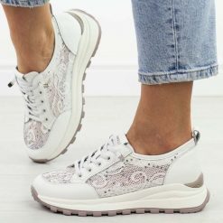 Białe przewiewne skórzane półbuty damskie Vinceza 66783. Białe półbuty wsuwane VINCEZA, na lato, bez wzorów, z jeansu, eleganckie, bez obcasa, na płaskiej podeszwie. Za 219.00 zł.