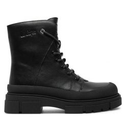 Botki Lee Cooper. Czarne botki Lee Cooper, bez wzorów, bez obcasa, na płaskiej podeszwie, bez zapięcia. Za 179.99 zł.