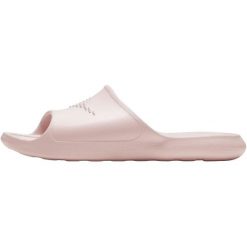 Klapki Nike Victori One, Kobiety. Czerwone klapki Nike, bez wzorów, z gumy, bez obcasa, bez zapięcia. Za 290.00 zł.