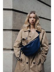 Maison héritage PARIS Saszetka "Rachel" w kolorze granatowym - 34 x 17 cm rozmiar: onesize. Niebieskie nerki i saszetki maison héritage PARIS, bez wzorów, z materiału, sportowe, bez dodatków. Za 348.08 zł.