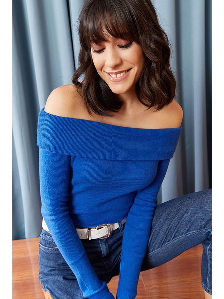 Olalook Bluzka w kolorze niebieskim rozmiar: onesize. Niebieskie bluzki Olalook, bez wzorów, z bawełny, bez kołnierzyka, bez ramiączek. Za 48.05 zł.