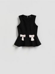 Bluzka z kokardkami - czarny. Czarne bluzki Reserved, l, bez wzorów, z tkaniny, bez kołnierzyka, bez ramiączek. Za 139.99 zł.