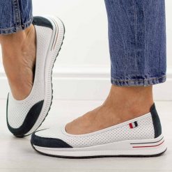 Białe wt/nv skórzane półbuty damskie Filippo Dp6134/26. Białe półbuty wsuwane Filippo, na jesień, bez wzorów, ze skóry, klasyczne, z okrągłym noskiem, bez obcasa. Za 209.00 zł.