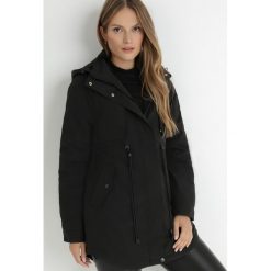Czarna Kurtka Parka z Kapturem Haidochis. Czarne kurtki Born2be, l, bez wzorów, casualowe, z kapturem. W wyprzedaży za 175.99 zł.