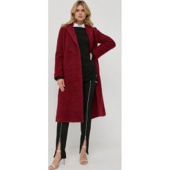 Red Valentino płaszcz wełniany kolor czerwony przejściowy dwurzędowy. Czerwone płaszcze Red Valentino, bez wzorów, z wełny, klasyczne, bez kaptura. Za 3,949.90 zł.