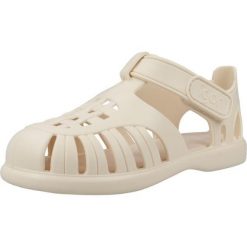 Sandały IGOR S10271 Biały. Białe sandały IGOR, bez wzorów, z gumy, sportowe, bez obcasa, bez zapięcia. Za 119.99 zł.