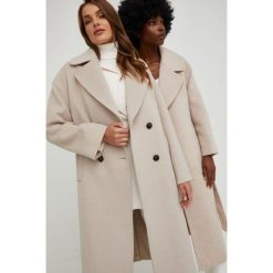 Answear Lab płaszcz wełniany kolor beżowy przejściowy oversize. Brązowe płaszcze Answear Lab, l, bez wzorów, z wełny, klasyczne, bez kaptura. Za 549.99 zł.