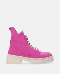 RÓŻOWE BOTKI Z ZAMSZU R029SUPIOBB047. Czerwone botki Venezia, bez wzorów, ze skóry, bez obcasa, bez zapięcia. Za 259.00 zł.