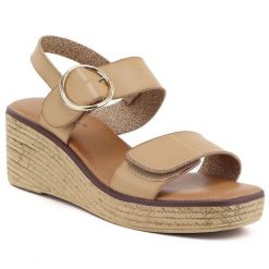 Sandały damskie na koturnie beżowe Sabatina 1103-12B. Brązowe sandały Sabatina, bez wzorów, ze skóry ekologicznej, bez obcasa, na koturnie, bez zapięcia. Za 139.99 zł.