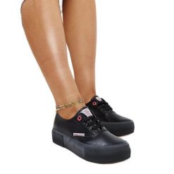 Czarne damskie trampki Cross Jeans. Czarne trampki bez wzorów, z jeansu, bez zapięcia. Za 139.02 zł.